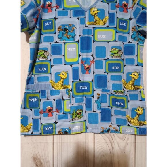 Sesame Street Scrub Top Ladies Small Blue‎ Elmo Pediatric - Picture 4 of 7